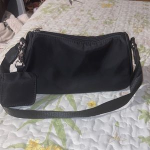 BP. Shoulder bag